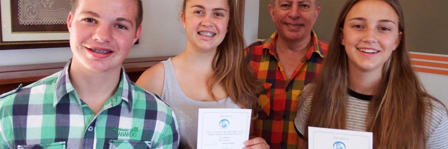 Die talentvolle musiekleerders, met vlnr Tiaan Boshoff, Janika van Niekerk, Pieter van der Merwe (dosent) en Zulene van Niekerk   